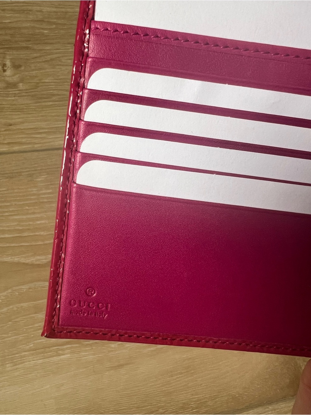 GUCCI Magenta Patent Micro Guccissima Compact Wallet - Picture 8 of 12